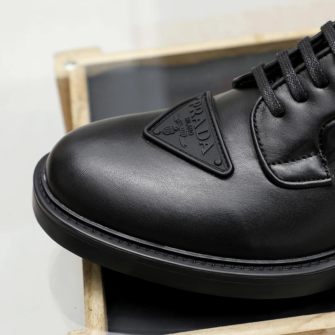Men's shoes 💰620 💰💰🎩🎩【Prada】Counter 1:1⬆️original reproduction, absolute quality🆗original outsole, high-quality imported rubber, wear-resistant and non-slip, never degummed, upper material: imported first-layer cowhide➕anti-slip foam outsole, official website material, inner material: water-dyed leather lining, 3 colors available! Code number 38-44 (45. Can be customized)